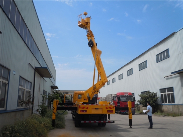 國(guó)六东风天锦36米高空作业车